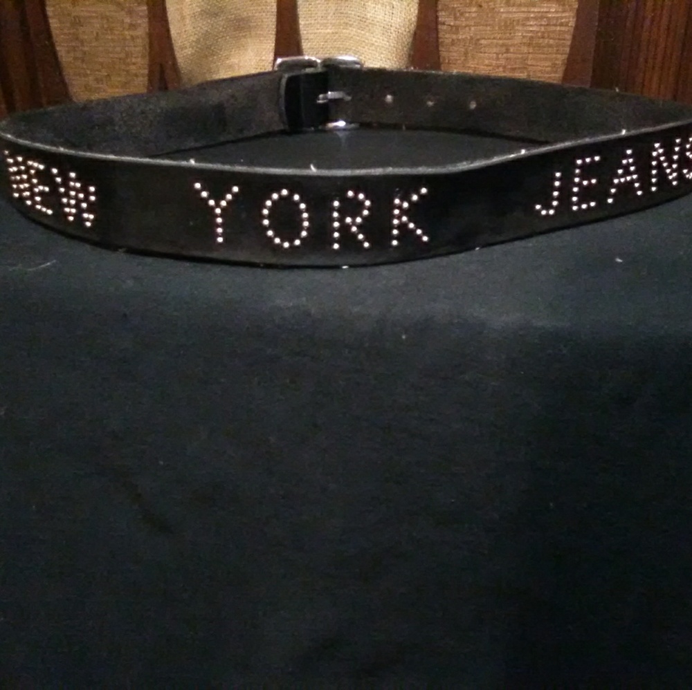 New York Jeans women's black leather logo belt